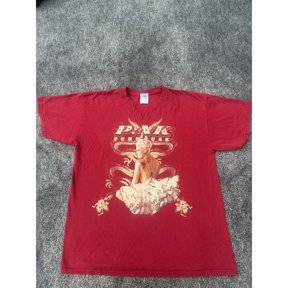 P!NK Funhouse Tour 2009 T Shirt Large Red Concert Tee Pink North America